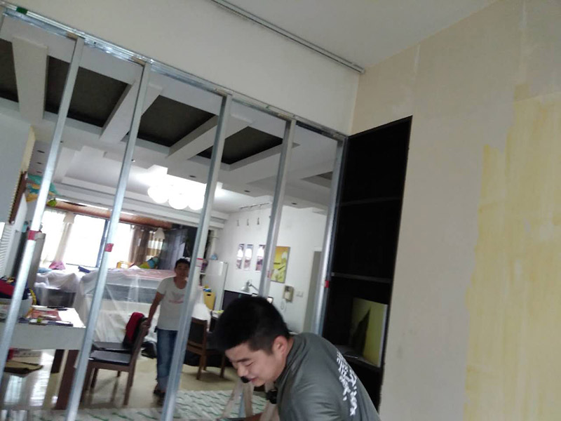 專門處理門窗問題的鄭州維修公司，鄭州維修玻璃門窗師傅電話