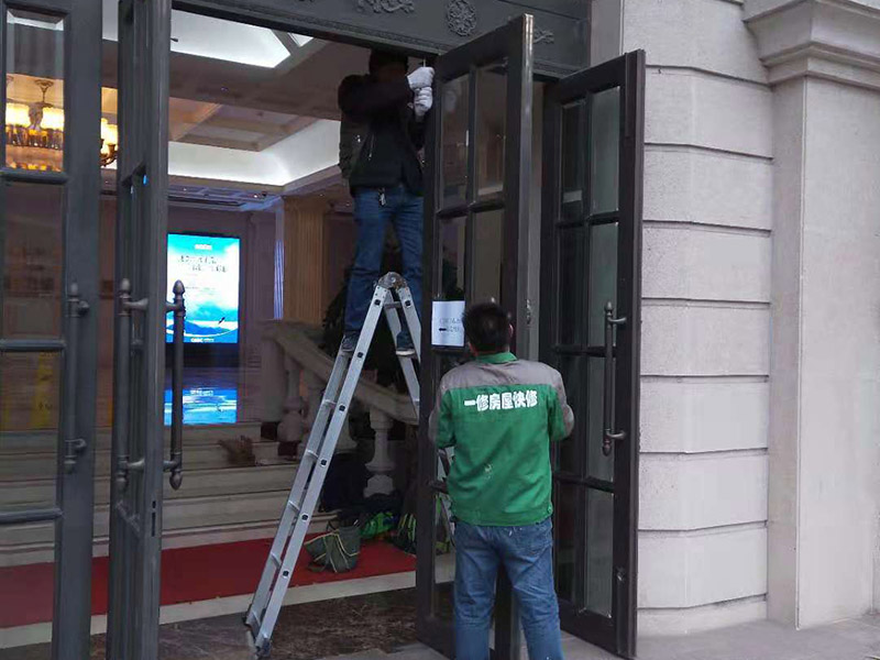 需要維修玻璃門哪家鄭州公司是，鄭州維修玻璃門窗哪家好
