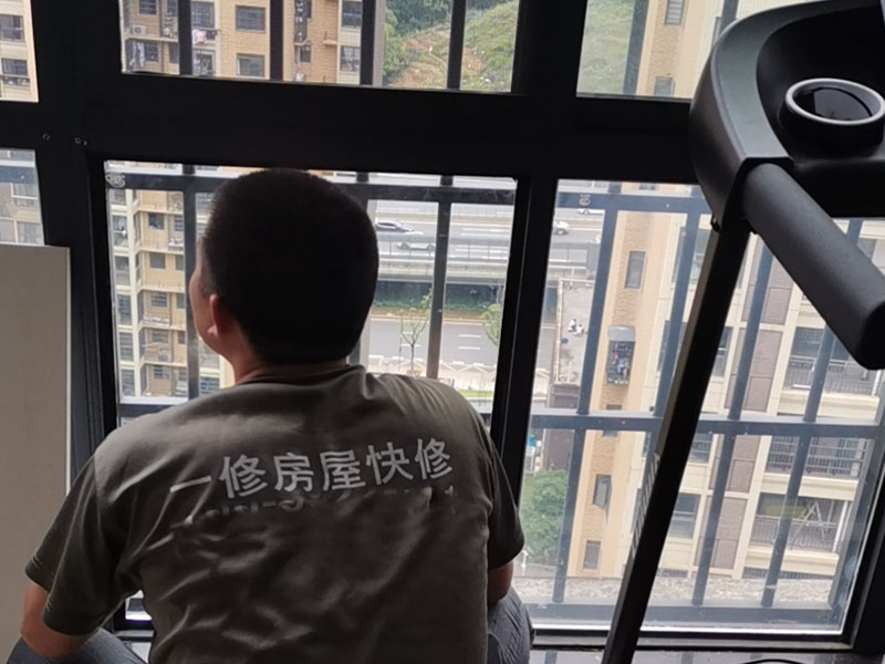 獲取紗窗電話的途徑多，選正規(guī)平臺(tái)預(yù)約紗窗維修是根本，別被騙