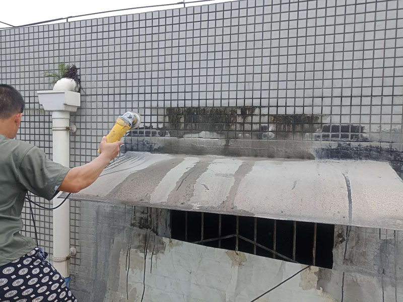 窗戶外墻防水切割：1、外墻防水不建議用防水涂料，防水涂料施工后需要做一層保護(hù)層；2、防水需要在水泥基面施工，如果貼了瓷磚，還需要把瓷磚鏟除再施工；3、外墻防水最好使用砂漿防水劑，做好后可以與原有的水泥基面形成一個(gè)整體，且不會(huì)被雨水中的酸、堿等物質(zhì)破壞。
