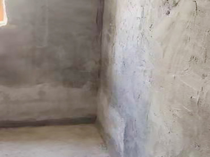 廚房抹灰防水施工：清理基層：將墊層上松散的混凝土、砂漿等清洗干凈，凸出的鼓包剔除。 刷水泥素漿：配合比為水泥∶防水油=1∶0.03(重量比)，加上適量水拌合成粥狀，鋪攤在地面上，用掃帚均勻掃一遍。 抹底層砂漿：底層用1∶3水泥砂漿，摻入水泥重3%～5%的防水粉。拌好的砂漿倒在地上，用杠尺刮平，木抹子順平，鐵抹子壓一遍。 刷水泥素漿：常溫間隔1d后刷水泥素漿一道，配合比為水泥∶防水油=1∶0.03(重量比)加適量水。 抹面層砂漿：刷水泥素漿后，接著抹面層砂漿，配合比及做法用底層。