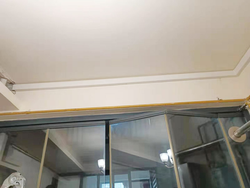 明管安裝維修：第一步是測量，確定線管和一級配電箱的固定點(diǎn)位。第二步是加工我們所需要的線管。第三步是線管的安裝和固定。第四步是管路進(jìn)入線盒或者是線盒。