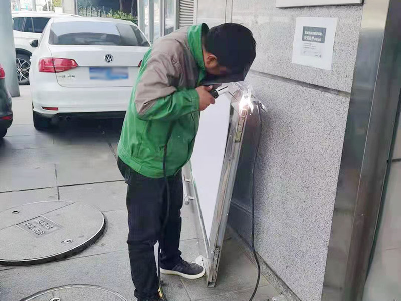 沈陽門窗翻新噴漆多少錢，二手房門窗一定要更換嗎