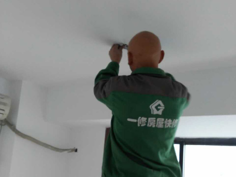 福州房頂漏水可以自己修補嗎，福州房頂漏水維修價格