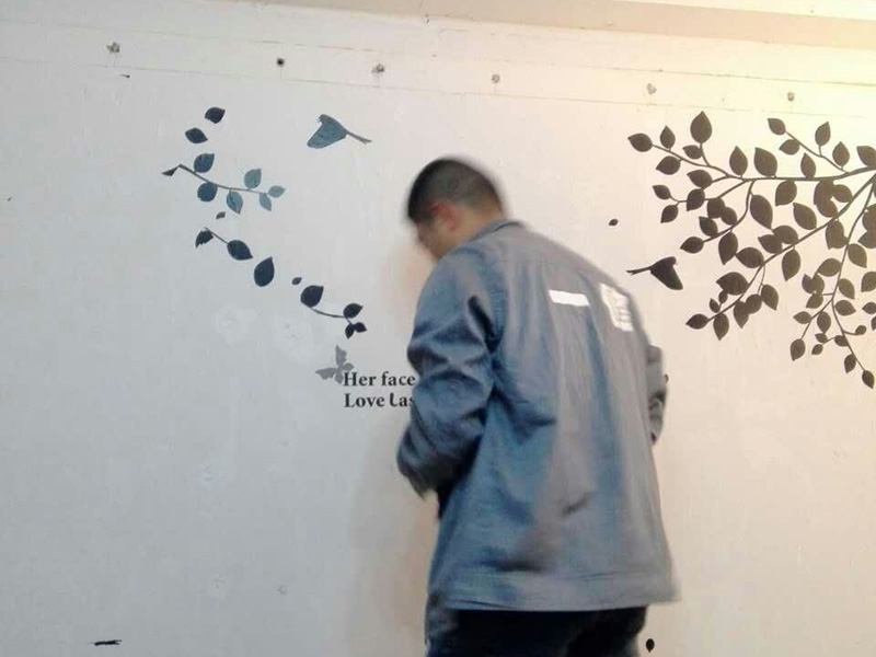 南京粉刷墻壁要注意什么，南京粉刷墻壁后又起皮發(fā)霉開裂怎么辦