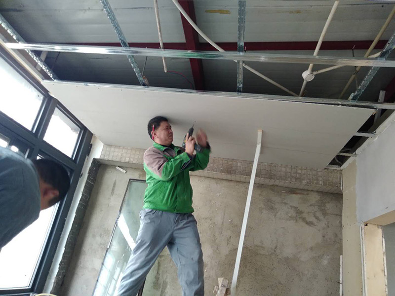 南京房頂漏水可以自己修補嗎，南京房頂漏水維修價格