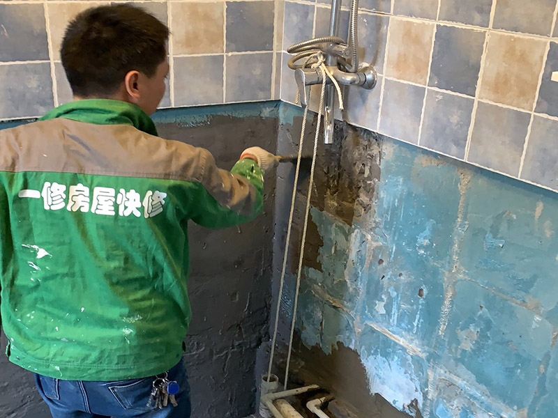 南京當(dāng)?shù)匮b修公司上門(mén)，免砸磚衛(wèi)生間防水補(bǔ)漏價(jià)格是多少