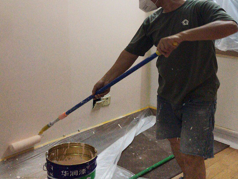 刷墻工人工錢多少一天，看看西安裝修公司的報價
