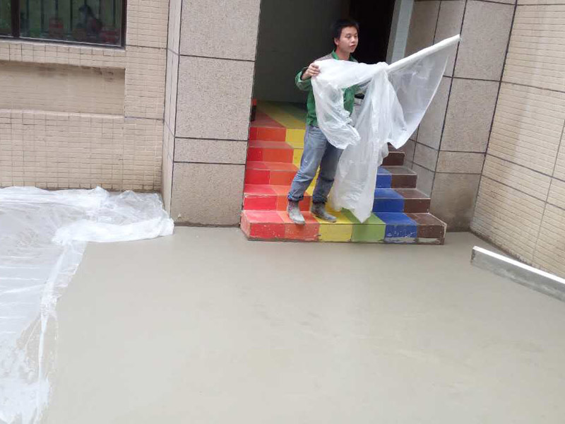 地面裝修重點步驟是地面找平，自流平地