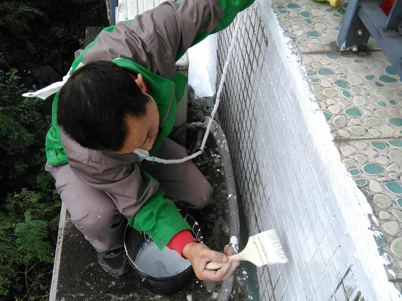外墻飄窗防水處理，密封開(kāi)裂墻面阻隔雨