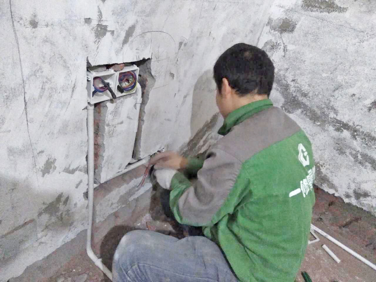 害怕被坑？一修房屋快修告訴你標(biāo)準(zhǔn)水電
