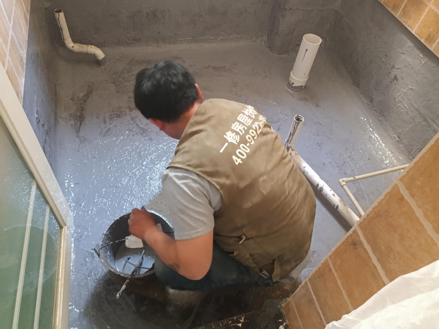 衛(wèi)生間墻壁漏水太糟心了，只要解決這兩