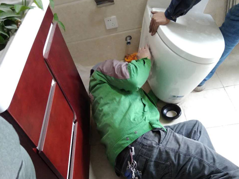 衛(wèi)生間返臭難以忍受？一修教你三招輕松
