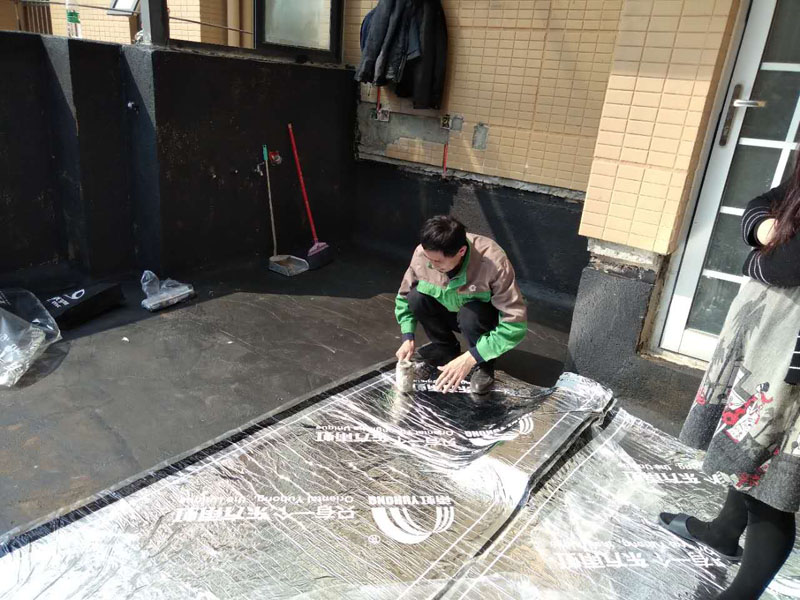 北京修理屋頂漏水，北京屋頂漏水怎么修
