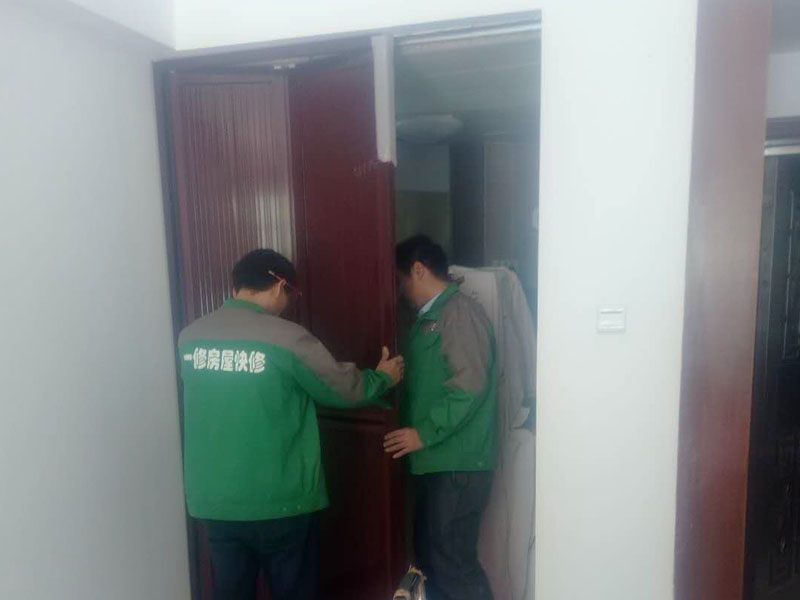 鄭州房屋維修公司哪家能維修木門，鄭州