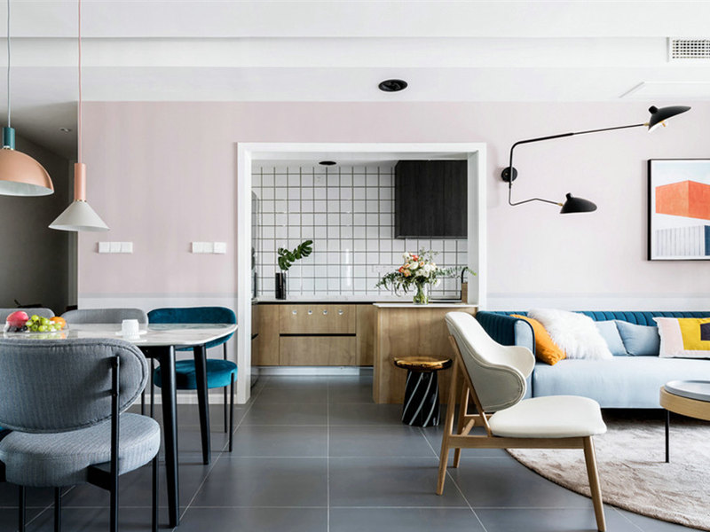 復(fù)式樓風(fēng)格裝修中，簡約型和歐式典雅型