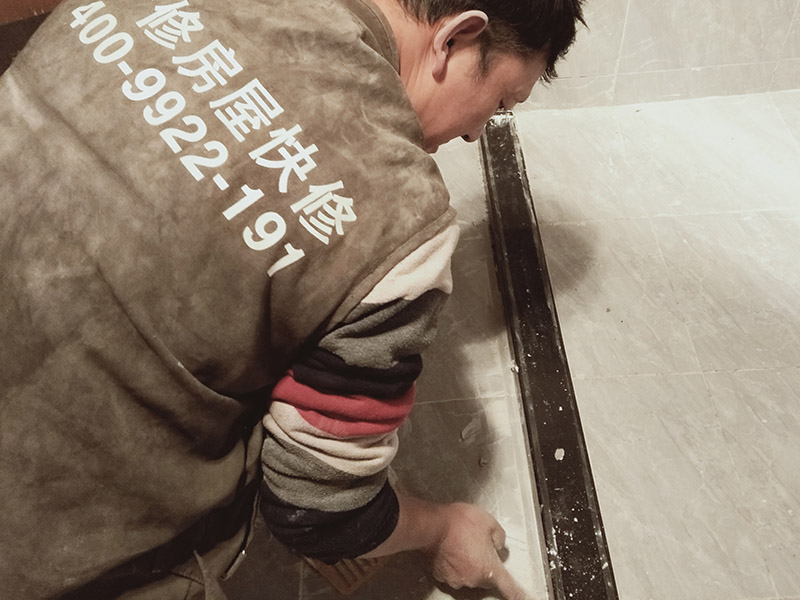 衛(wèi)生間滲水不傷瓷磚修補(bǔ)方式，衛(wèi)生間固