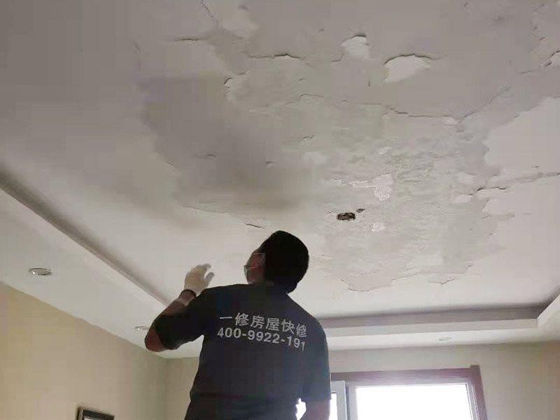 老舊房刷乳膠漆的步驟中，關(guān)于是否鏟除