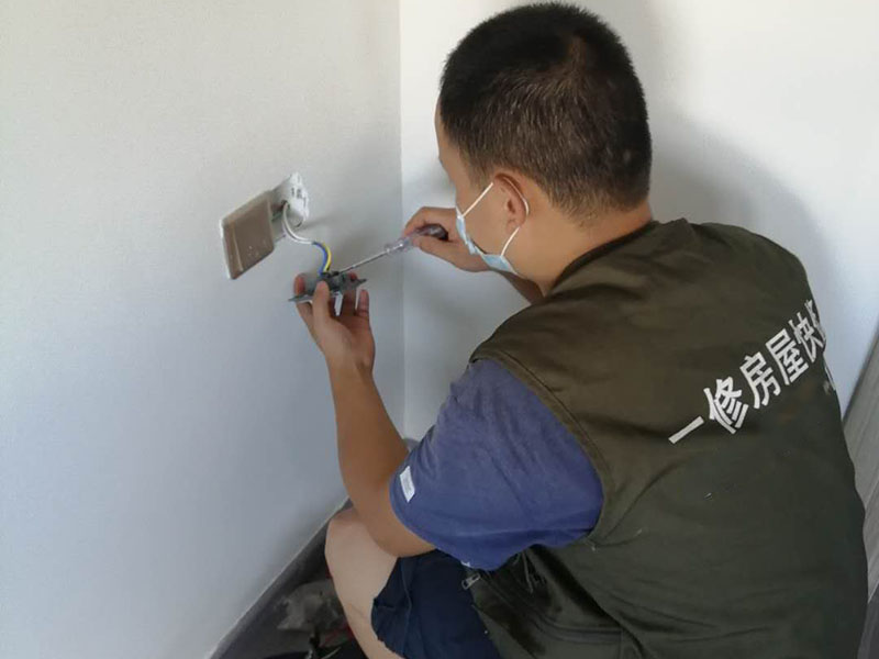 老小區(qū)突然停電沒有物業(yè)管，求推薦一個