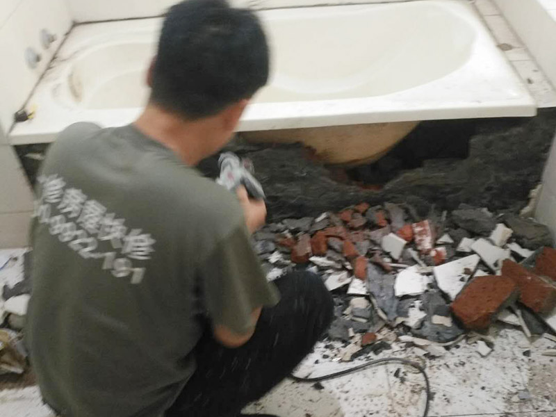 衛(wèi)生間漏水到樓下怎么處理，來看看成都