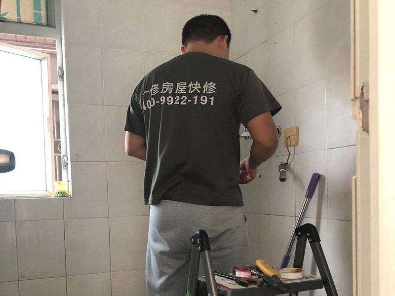 廚房衛(wèi)生間漏水怎么辦，有經(jīng)驗的重慶裝