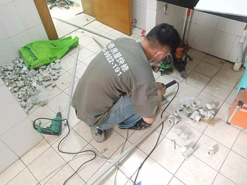武漢修水電的師傅在施工中，常見的幾個