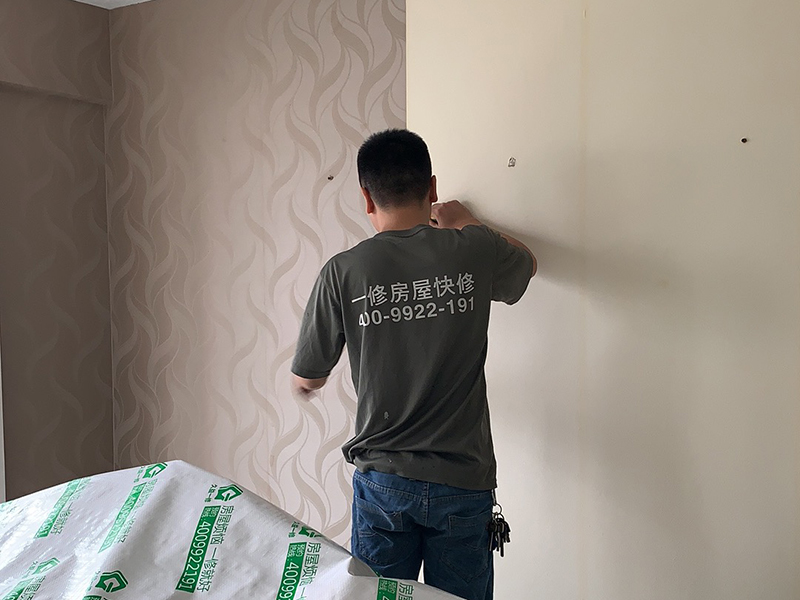 廣州墻面硅藻泥翻新，應(yīng)該如何操作