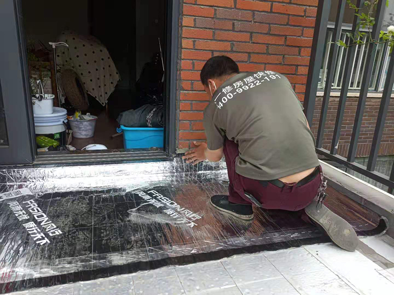 黃埔區(qū)地磚防水多少錢(qián)一平米？不敲瓷磚