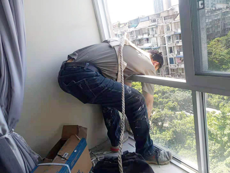 窗戶和墻連接處滲水，是什么原因?qū)е碌? style=